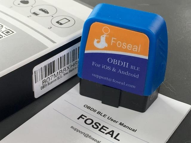 Foseal OBD2 Scanner Connected to Vehicle